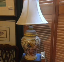 Garden scene lamp